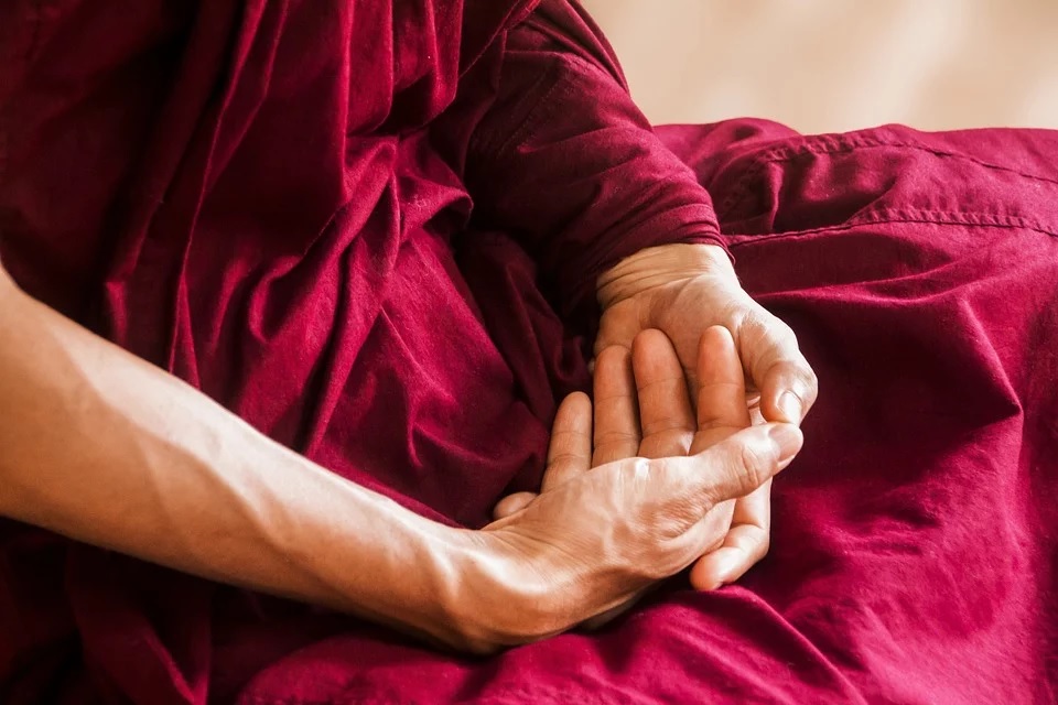 hands_in_meditation