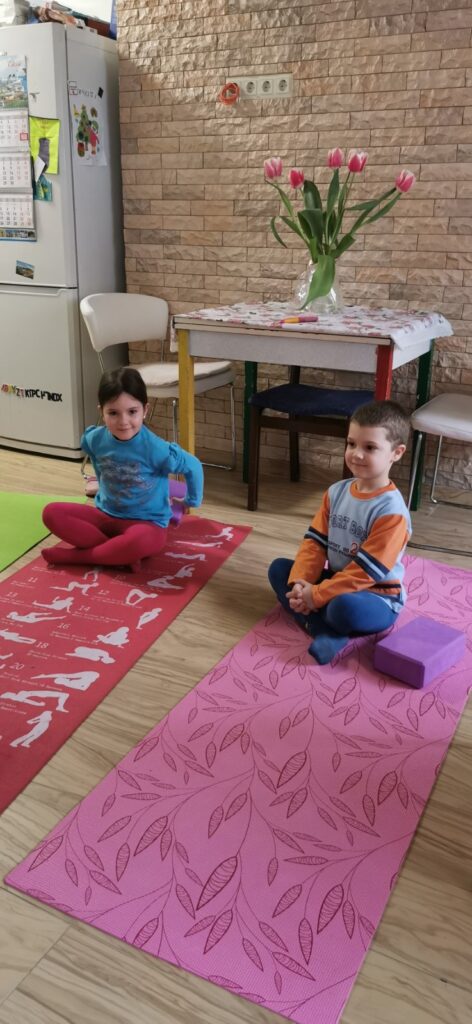 Йога для дітей віком від 5 до 9 років-11