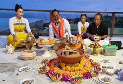 Ритуал очищення вогнем на Балі-Агні Хотра