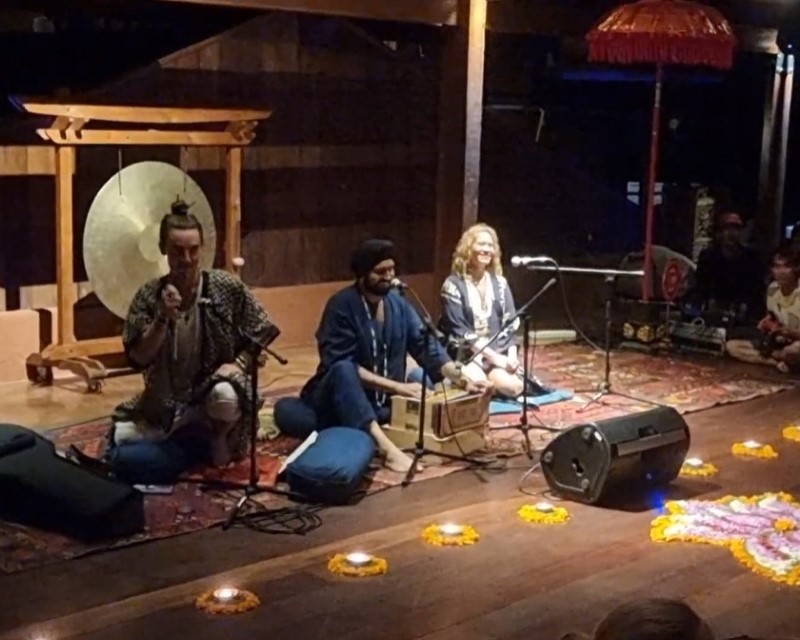 Mantra singing