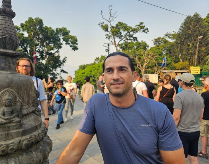 Роман Непал 10